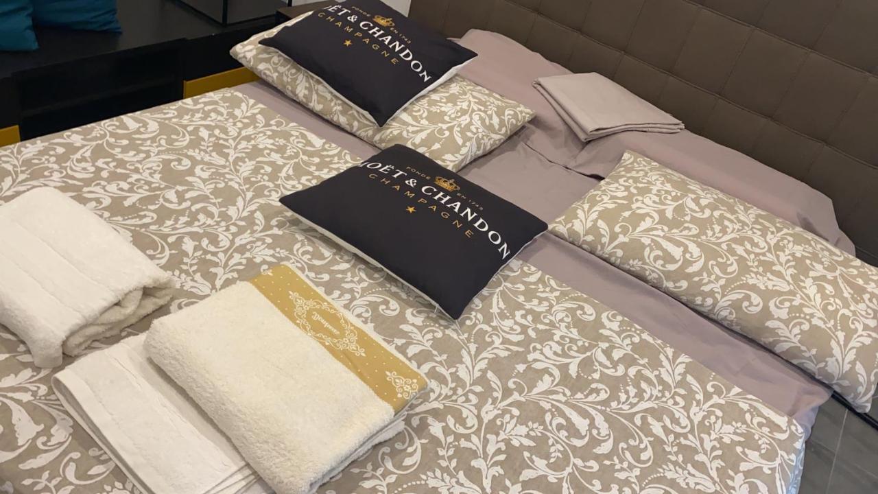 Decoluxe !Apartamento Con 1 Camera Da Letto , In Zona San Paolo , Via Martiniana Torino Dış mekan fotoğraf