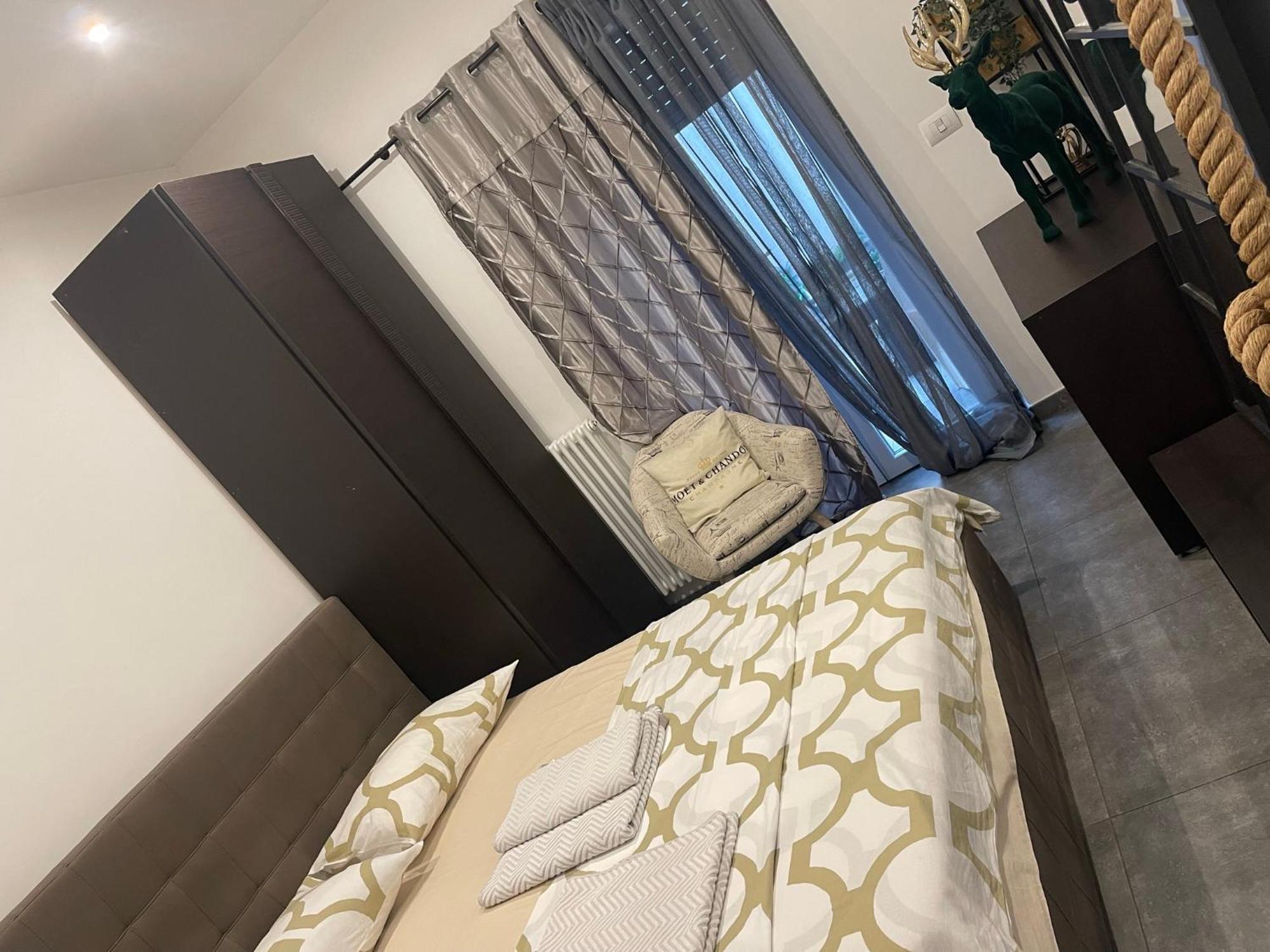Decoluxe !Apartamento Con 1 Camera Da Letto , In Zona San Paolo , Via Martiniana Torino Dış mekan fotoğraf