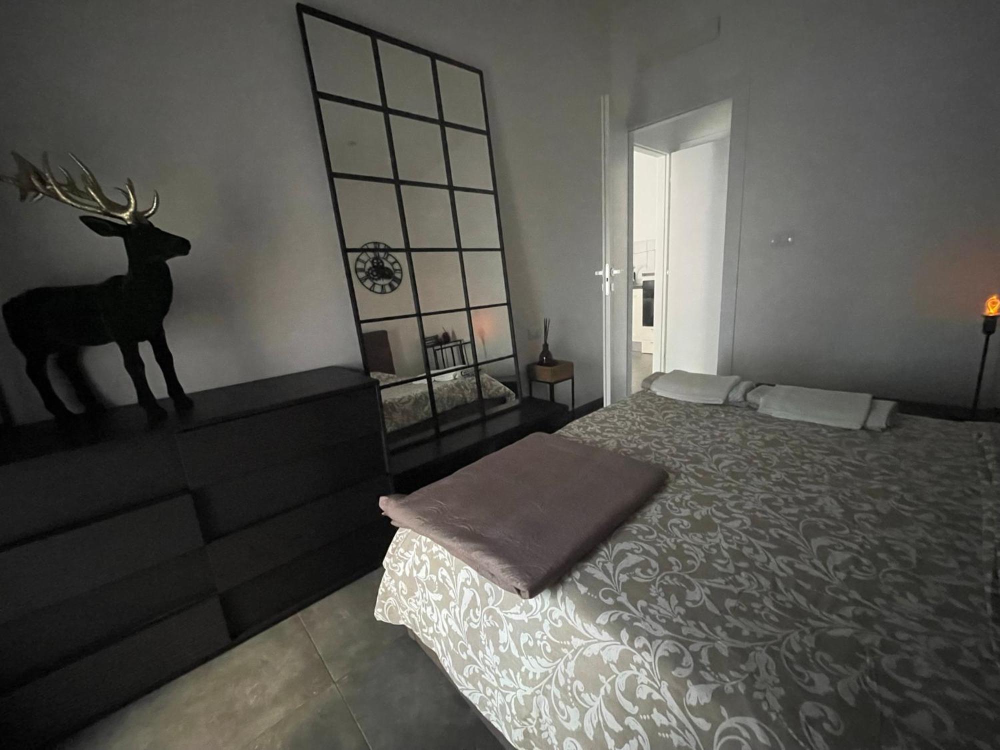 Decoluxe !Apartamento Con 1 Camera Da Letto , In Zona San Paolo , Via Martiniana Torino Dış mekan fotoğraf