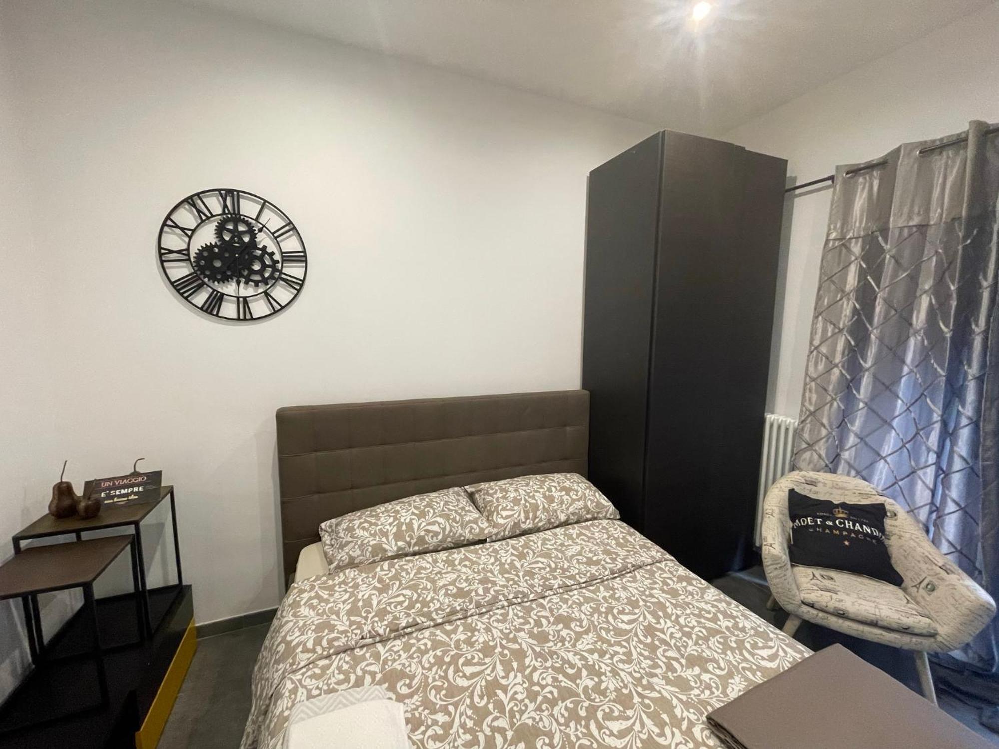 Decoluxe !Apartamento Con 1 Camera Da Letto , In Zona San Paolo , Via Martiniana Torino Dış mekan fotoğraf