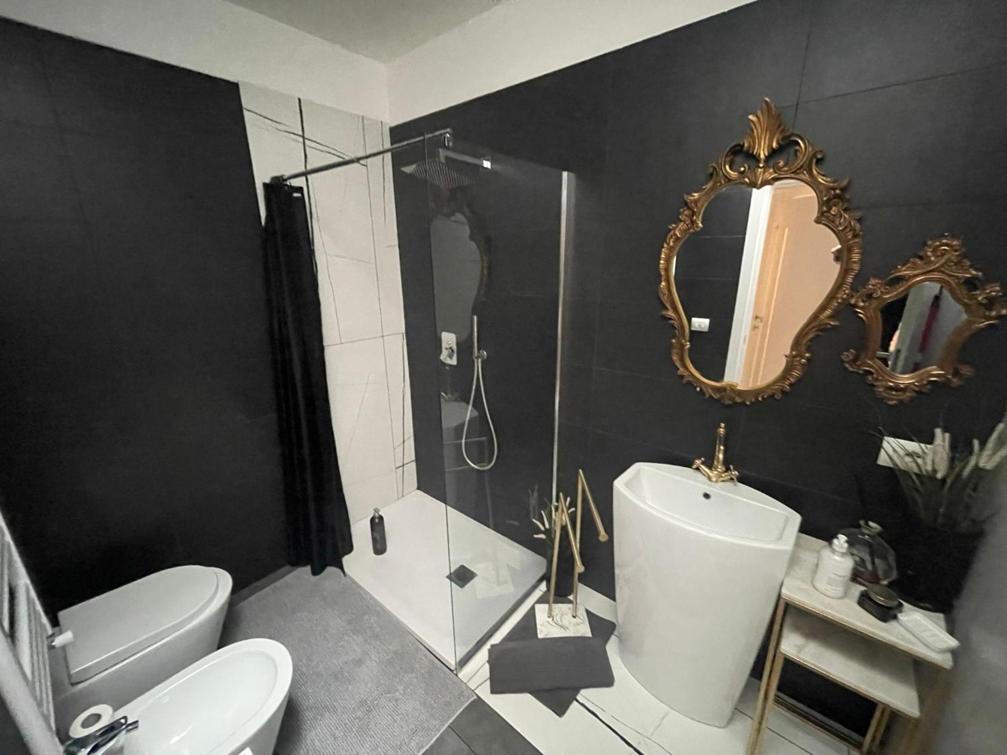 Decoluxe !Apartamento Con 1 Camera Da Letto , In Zona San Paolo , Via Martiniana Torino Dış mekan fotoğraf