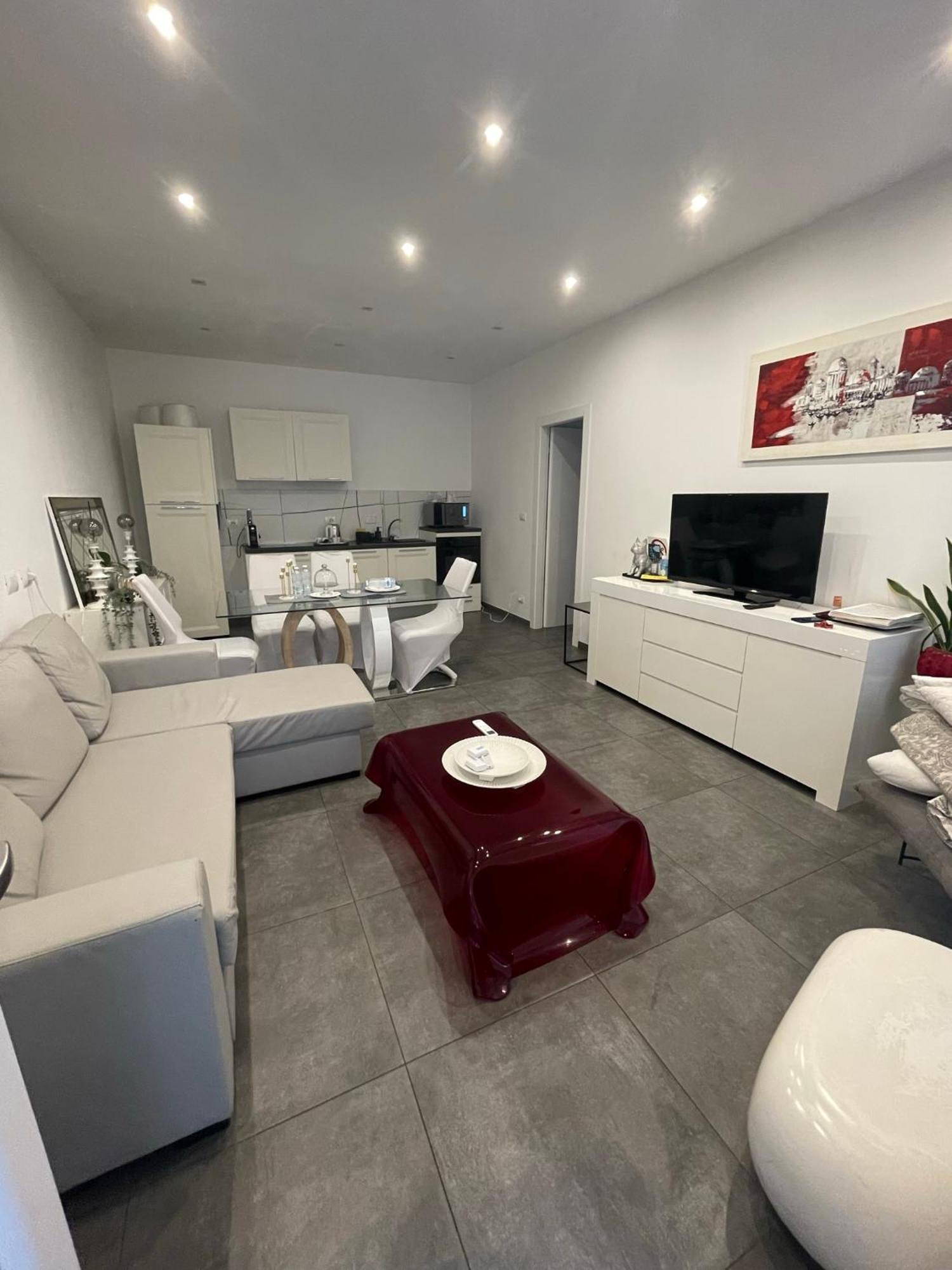 Decoluxe !Apartamento Con 1 Camera Da Letto , In Zona San Paolo , Via Martiniana Torino Dış mekan fotoğraf