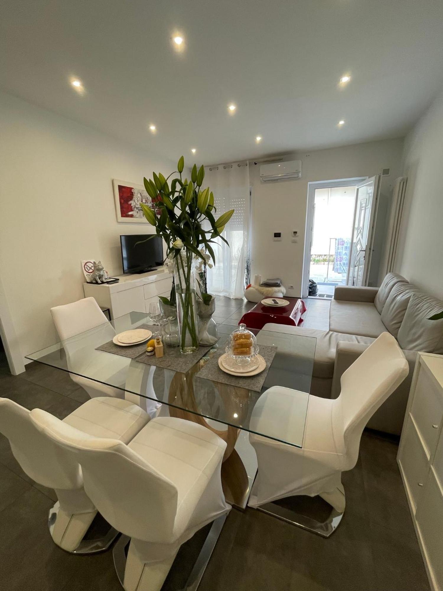 Decoluxe !Apartamento Con 1 Camera Da Letto , In Zona San Paolo , Via Martiniana Torino Dış mekan fotoğraf